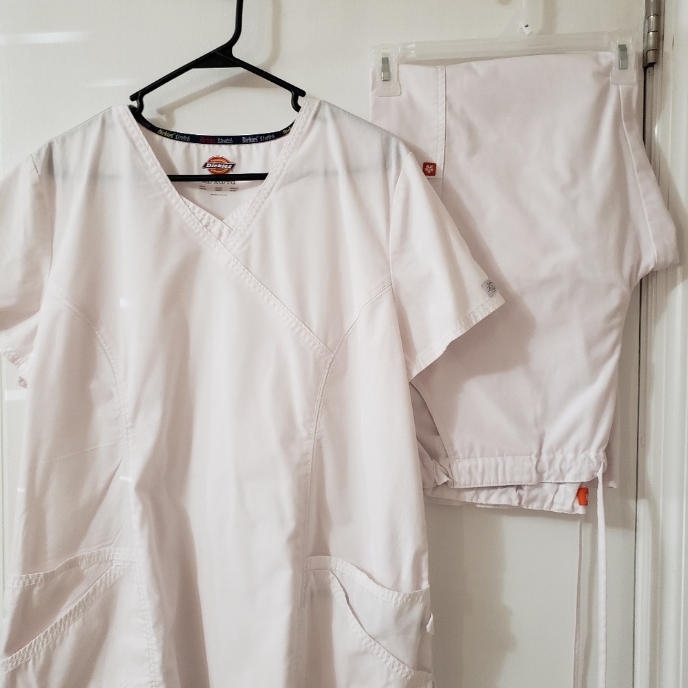 Scrubs - Picture 2 of 8